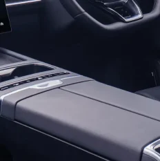 J7 Interior 5